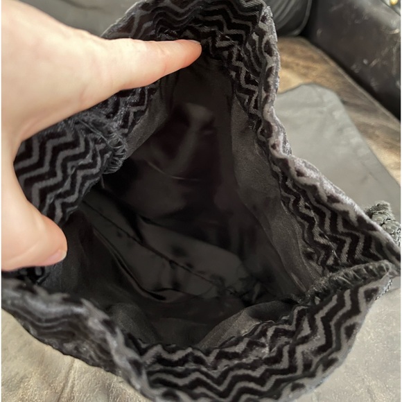 🖤BNWOT GIORGIO ARMANI BLACK VELVET BAG🖤 - Picture 6 of 8